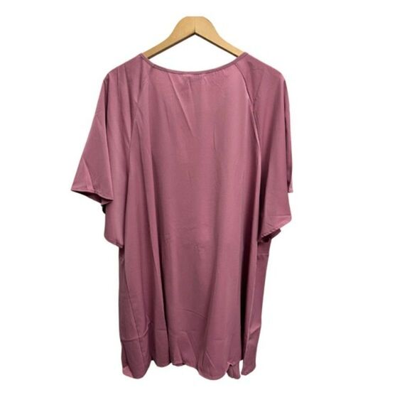 Bloomchic Knotted Front Top - Picture 3 of 5